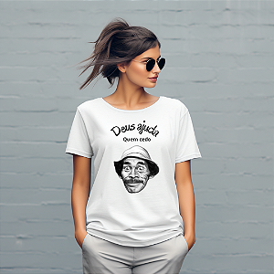 Camisetas personalizadas com imagem "Deus Ajuda Quem Cedo Madruga" com impressão de alta qualidade nos tamanhos P, M, G, GG e XG