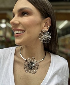 CONJUNTO FLOR VAZADA PRATEADA