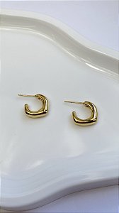 Brinco Meia Argola Lego Hand Banho Ouro 18k