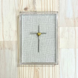 Quadro em Caixa de Acrílico Amor em Fio com Linho e Cruz Prata - 22cm x 16cm