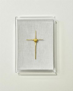 Quadro em Caixa de Acrílico Amor em Fio com Linho e Cruz Dourada - 22cm x 16cm