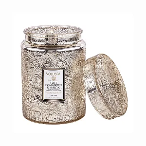 Vela Pote de Vidro G Tampa de Vidro Relevo Gilt Pomander e Hinoki 100h - Voluspa