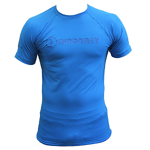 Rash Guard azul tecido poliamida com alta compressão, ajuste de pressão na cintura e proteção UV50