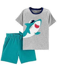 Camiseta Tubarão e Shorts Verde