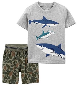 Camiseta Tubarão e Shorts Camuflagem