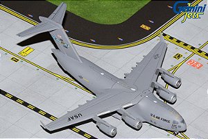 Gemini Jets 1:400 United States Air Force Boeing C-17 Globemaster III "Dover Air Force Base"