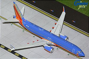Gemini Jets 1:200 Southwest Airlines Boeing 737 MAX 8 "Canyon Blue retro livery"