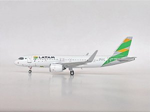 Phoenix 1:400 LATAM Brasil Airbus A320neo