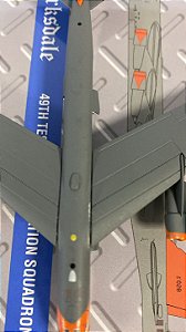 Gemini Jets 1:400 U.S.Air Force Boeing B-52H Stratofortress (com defeito,pintura descascada perto da asa)