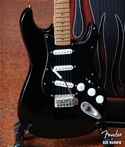 Miniatura da Guitarra Oficialmente licenciada black-on-black Fender Stratocaster