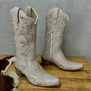 Texana Bico Fino - Couro Offwite | Bordado Bege Produto sob encomenda.