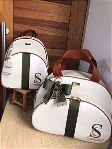 Kit Maternidade Bolsa Média e Mochilinha baby P Sintético Offwhite, faixa Verde selva e detalhes caramelo