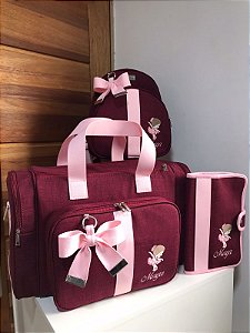 Kit Maternidade Malinha New, Mochilinha baby P e Porta carteira de Vacinação Linho marsala com faixa rosa bebê