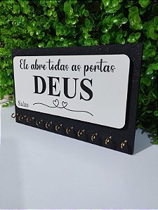 Porta chaves com 10 ganchinhos: Deus, Ele abre todas as portas
