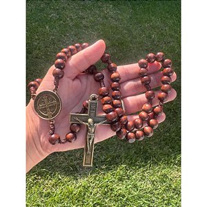 Terço de São Bento em Madeira Natural com Crucifixo Bronzeado