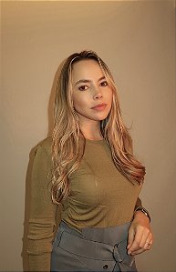 BLUSA BÁSICA DRAPEADA VERDE OLIVA