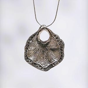 Pingente Concha com Marcassitas Incrustadas Prata 925