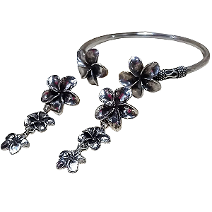 Conjunto Bracelete e Par de Brincos Flores de Prata 925