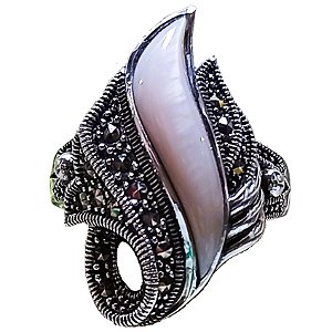 Anel de Prata 925 Folha com Madrepérola Rosa e Marcassitas No. 19