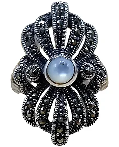 Anel de Prata 925 com Marcassitas e Esfera Madrepérola