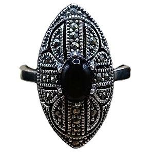Anel De Prata 925 Com Marcassitas e Ônix Oval 4,2g