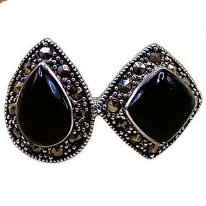 Anel Gota e Losango De Prata 925 Com Marcassitas e Ônix No. 19