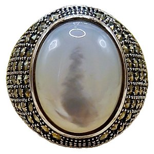 Anel de Prata 925 com Marcassitas e Madrepérola Oval 8,1g No. 19/20
