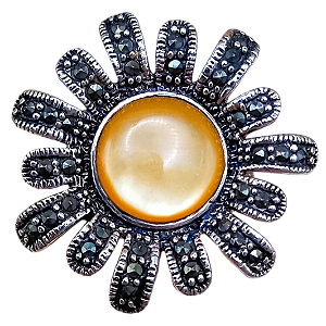 Anel Flor de Prata 925 com Madrepérola Amarela e Marcassitas