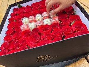 Box Pretta Quadrada Rosas Vermelhas e Macarons