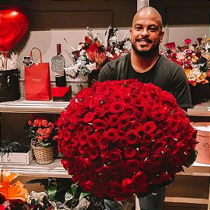 Buquê 100 Rosas Colombianas Vermelhas