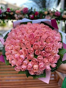 Buquê com 100 Rosas Rosa