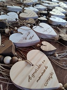 Corações Decorativos em Madeira - BRANCO ENVELHECIDO