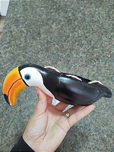 C. TUCANO PEQUENO PENDURAR
