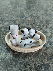 TERRÁRIO TRIO DE CACHORRO NO CESTO