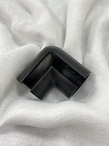 Cotovelo Vazado Preto - 28mm