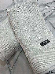 Toalha de Banho Média Off-White / 1,60 x 0,76