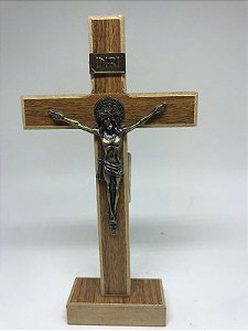Crucifixo em MDF 18cm - Com Medalha de São Bento