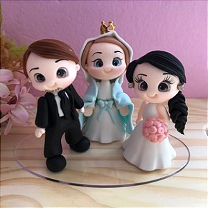 Casal de Noivos com Santo no meio para Topo de Bolo de Casamento em Biscuit - Wedding Topper Custom