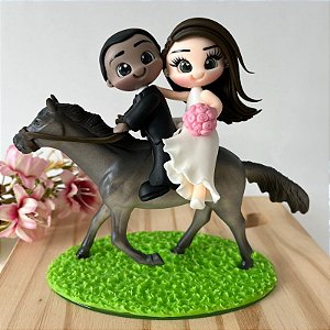 Noivinhos com Cavalo para Topo de Bolo de Casamento 9cm