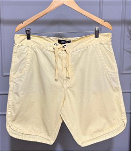 Bermuda Sarja Amarelo Claro