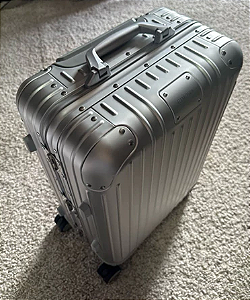 Mala Rimowa Bagagem de mão de cabine Rimowa em alumínio e policarbonato