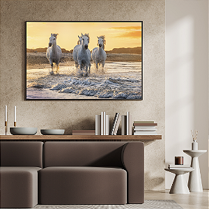 Quadro FineArt Cavalos de Camarga Brancos Galopando sobre a Água