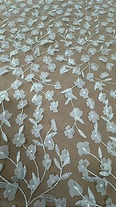 Tule bordado 3D floral branco-1,30 cm -larg.