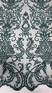 Tule bordado arabescos,cor verde  largura 130 cm composição 100% Poliéster