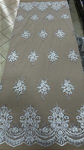 Tule bordado Branco com fio metálico prata sem  pedrarias, 130 cm 100% Poliéster.