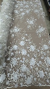 Tule Bordado barrado 3d com Pedrarias,off white largura 130 cm composição 100% Poliamida.