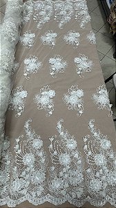Tule Bordado 3d com Pedrarias,off white largura 130 cm composição 100% Poliamida.