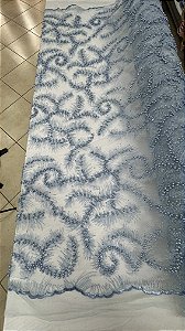 Tule Bordado com pedrarias,azul serenity largura 130 cm composição 100% Poliéster.