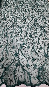 Tule bordado com paetês,verde bandeira 130 cm composição 100% Poliéster.