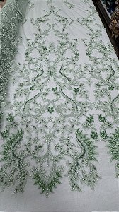Tule bordado com pedrarias,verde 130 cm composição 100% Poliamida.